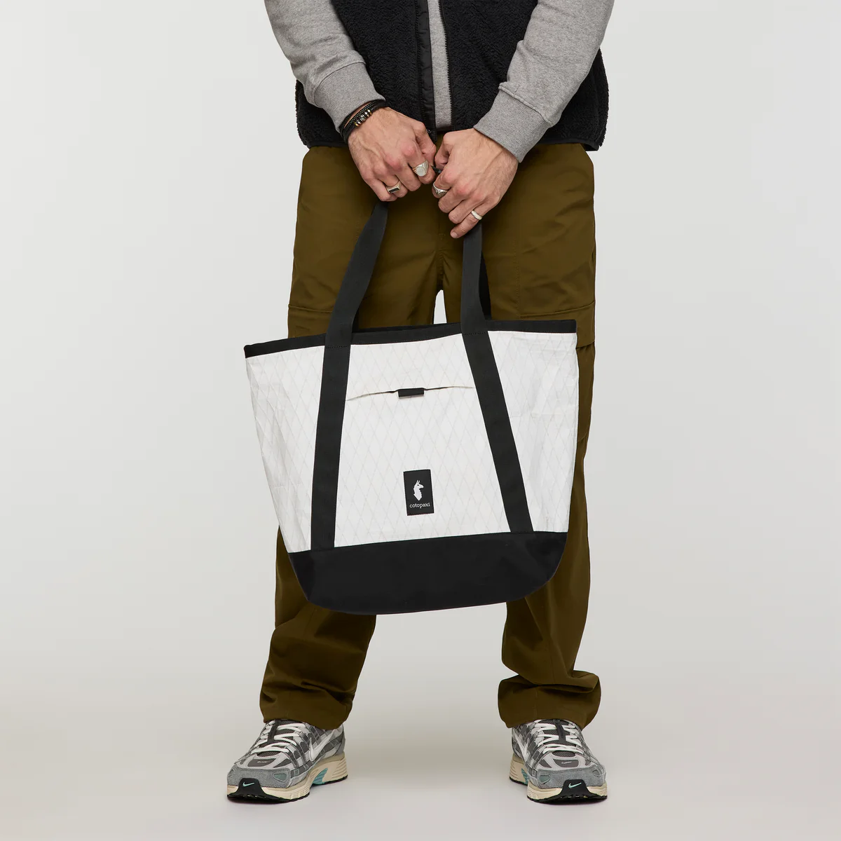 Contiguo 22L Tote - Image 30